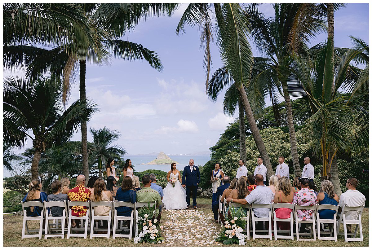Hawaii wedding photographer at Kualoa ranch