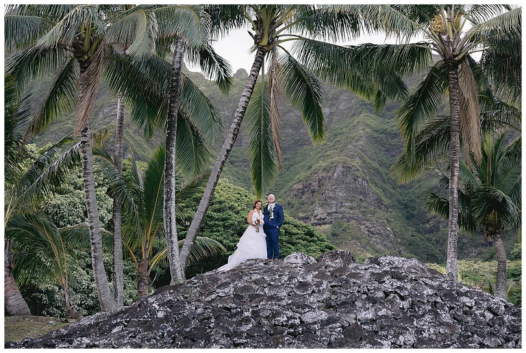 Hawaii wedding couple at Kualoa ranch